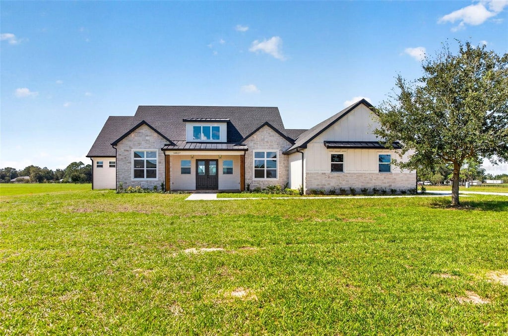 Photo of 14927 Crimson Oaks Trl, Dade City, FL 33525 (MLS # TB8560688)