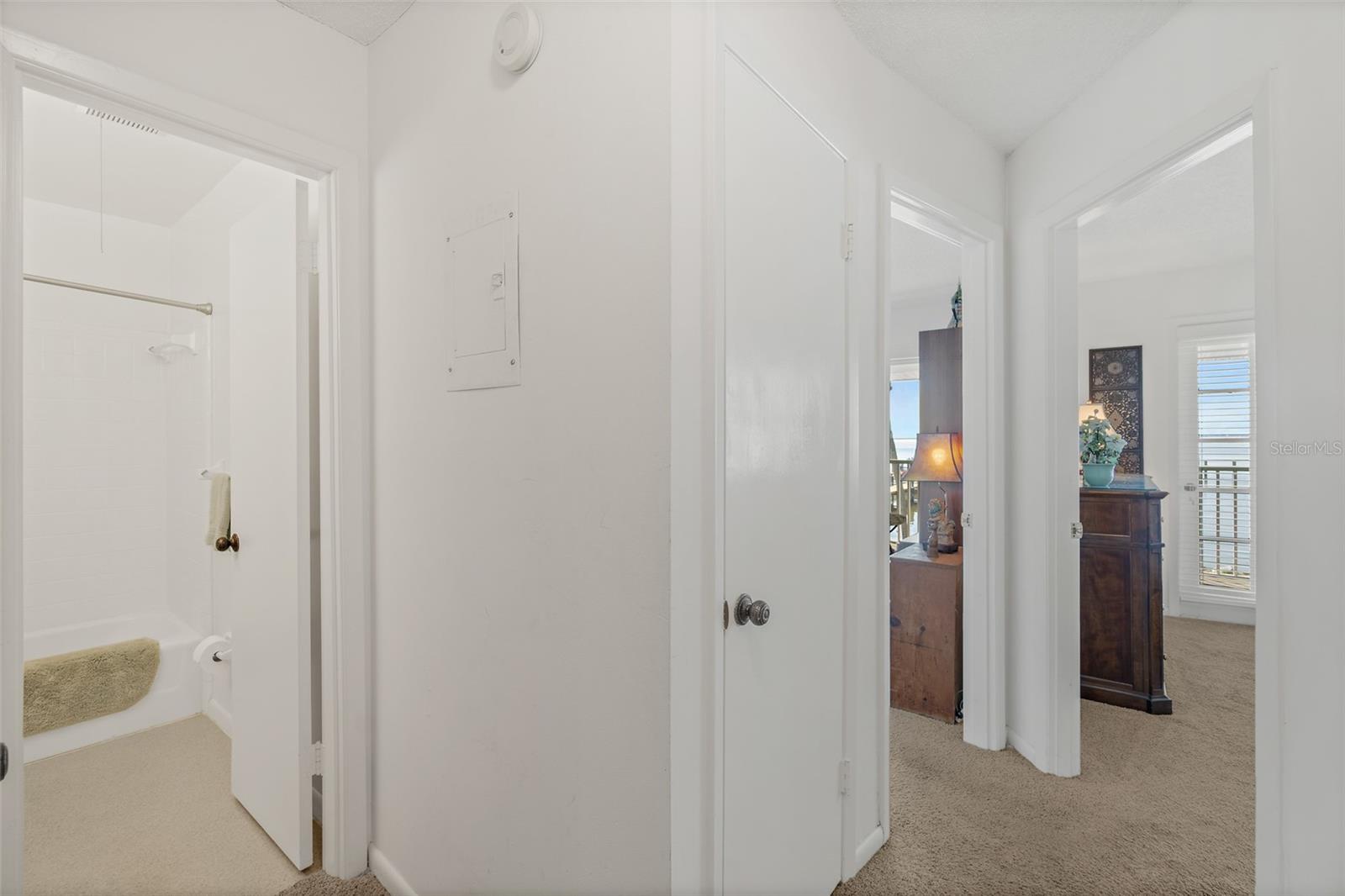 CAPE SHORES APT - Residential