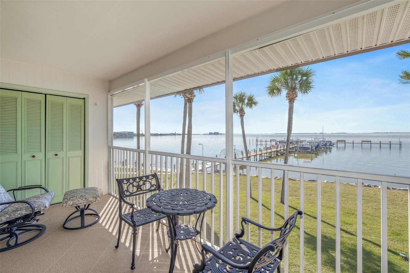 CAPE SHORES APT - Residential