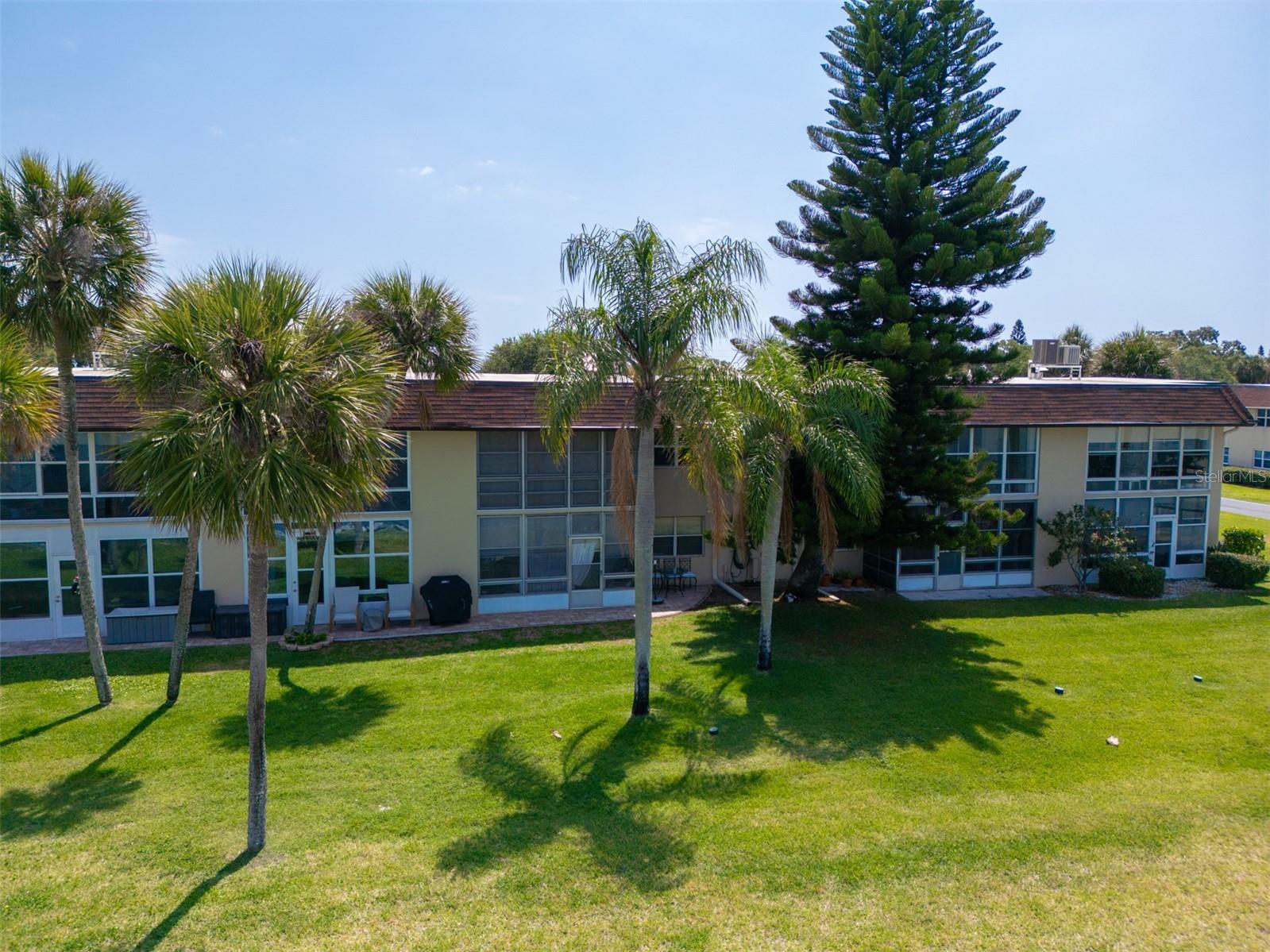 CAPE SHORES APT - Residential