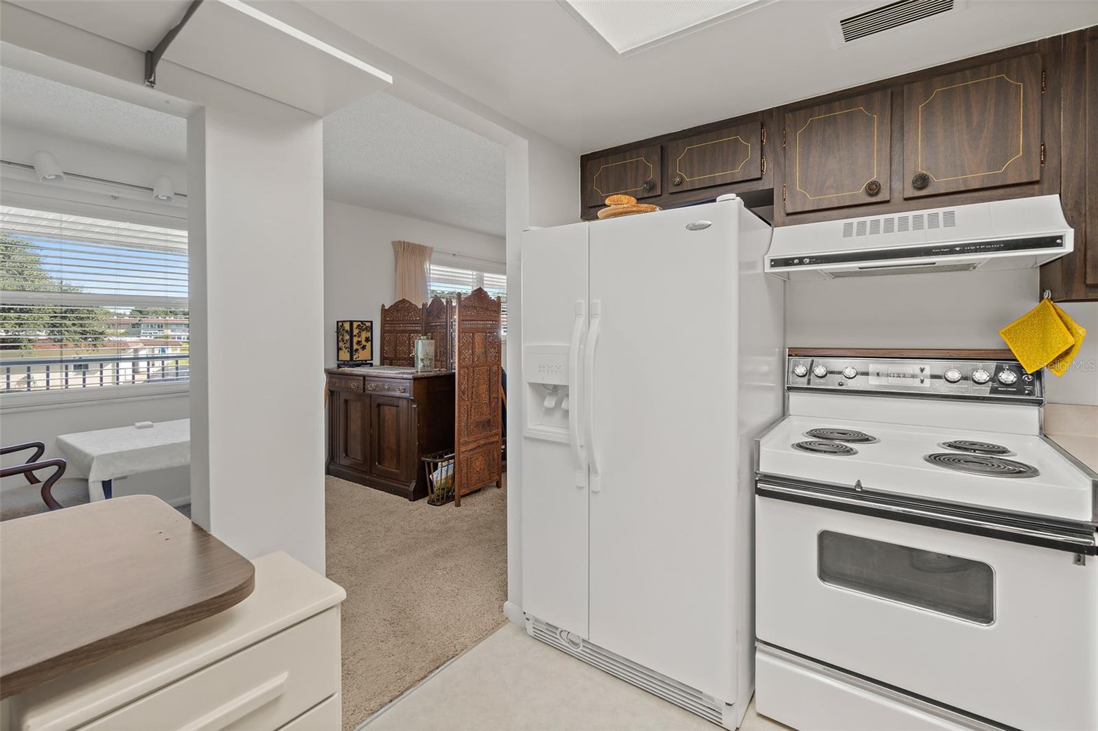 CAPE SHORES APT - Residential