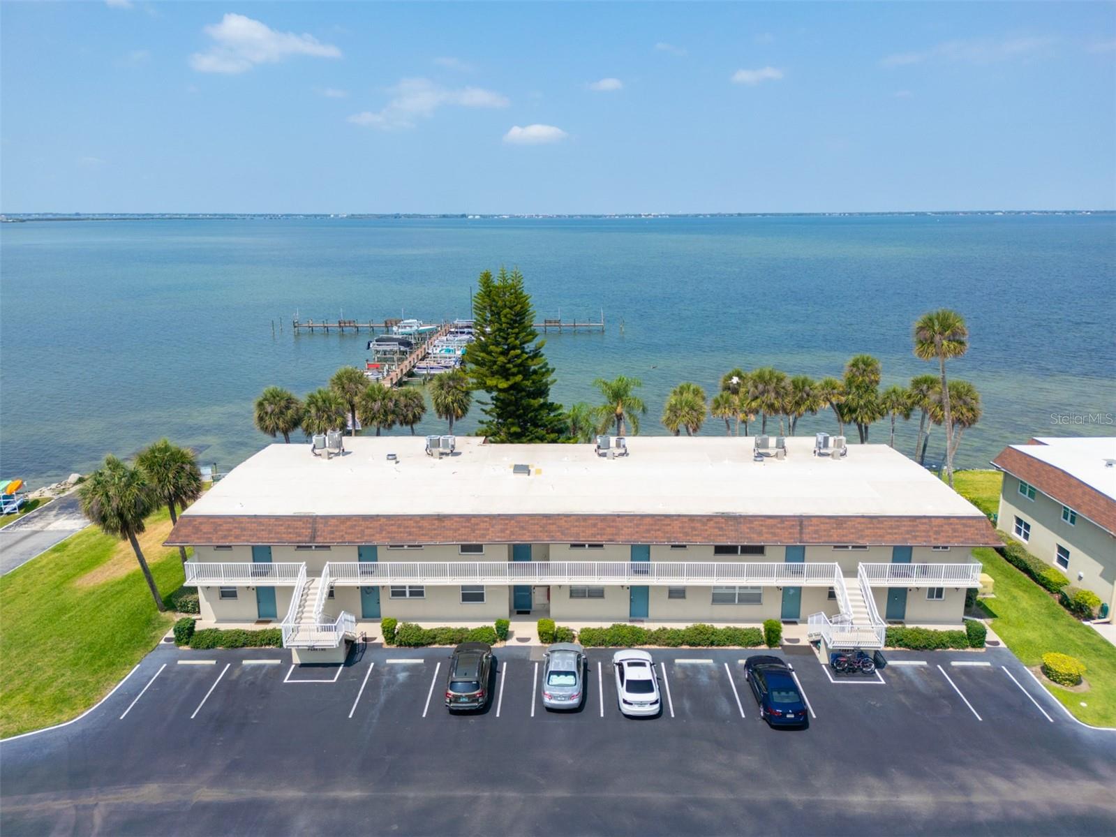 CAPE SHORES APT - Residential