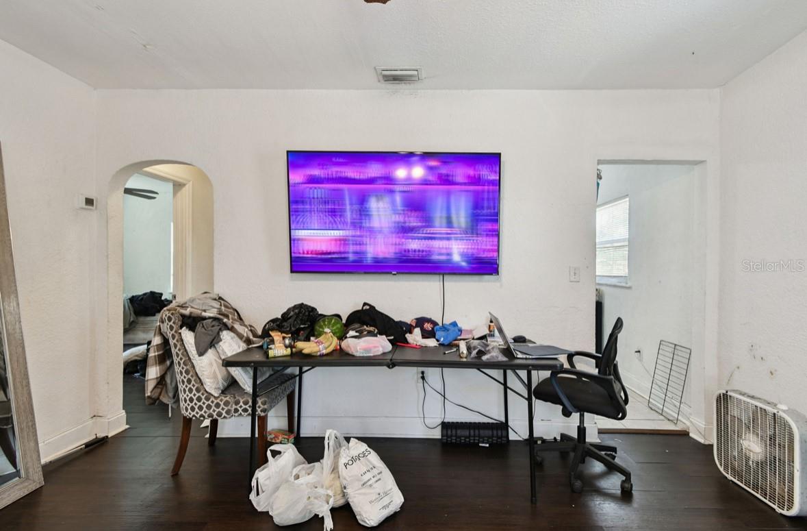SCHOOLEYS HOMEVILLE - Residential Income