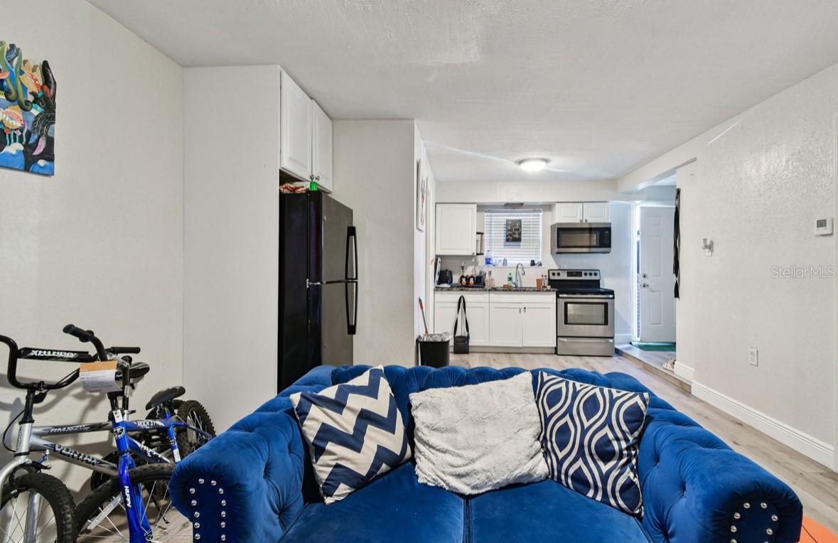 SCHOOLEYS HOMEVILLE - Residential Income