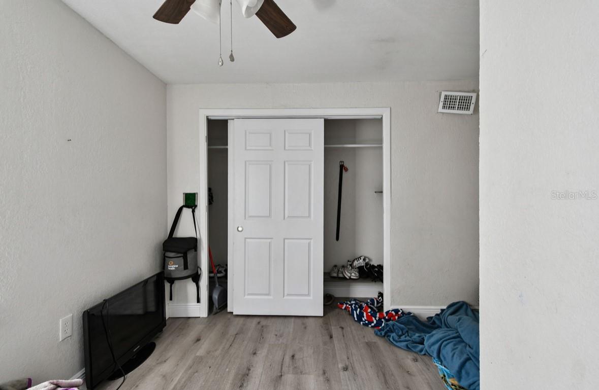 SCHOOLEYS HOMEVILLE - Residential Income