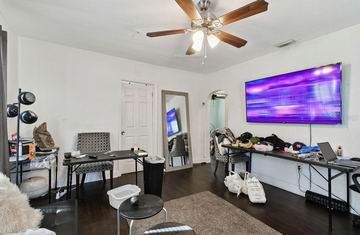 SCHOOLEYS HOMEVILLE - Residential Income