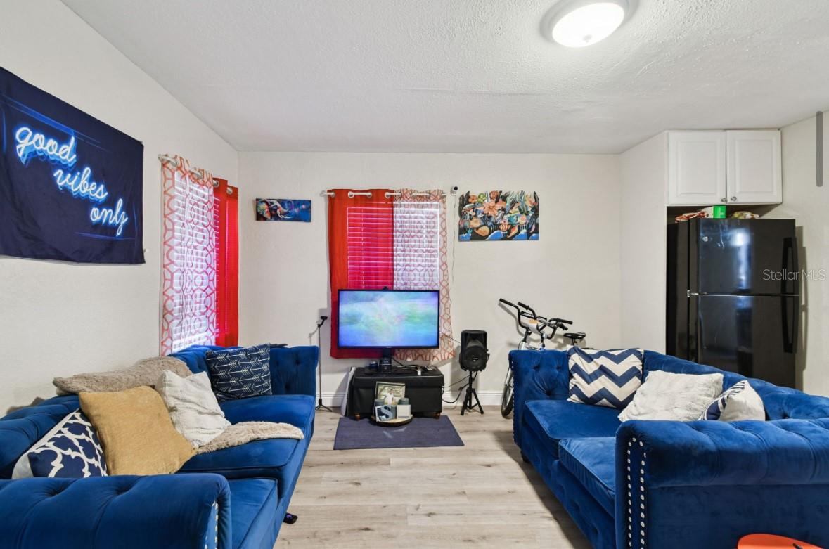SCHOOLEYS HOMEVILLE - Residential Income