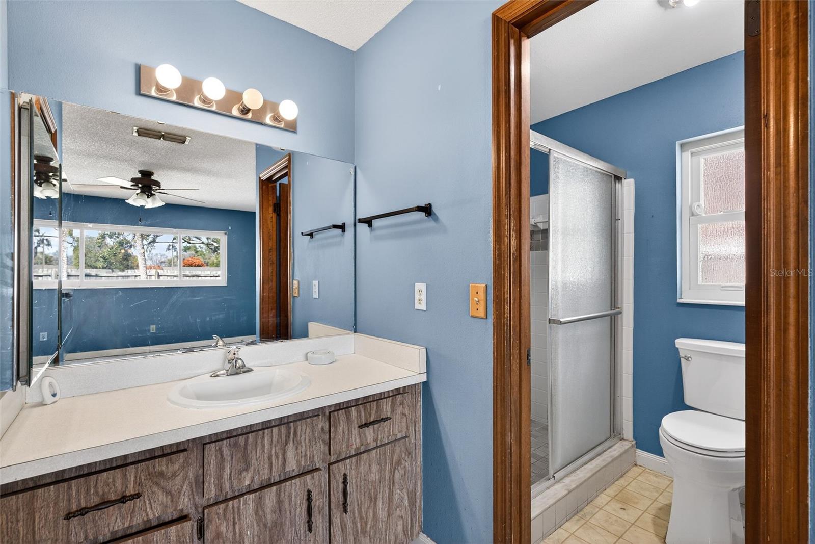 VALENCIA SHORES - Residential