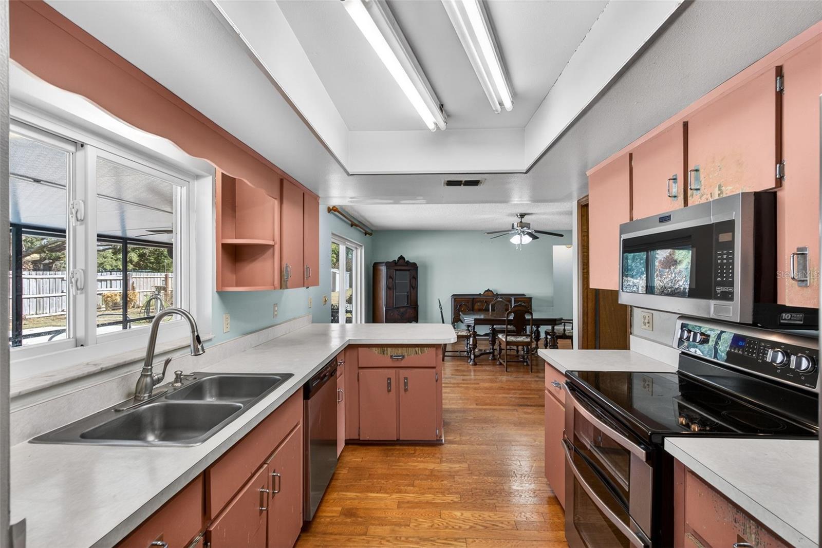 VALENCIA SHORES - Residential