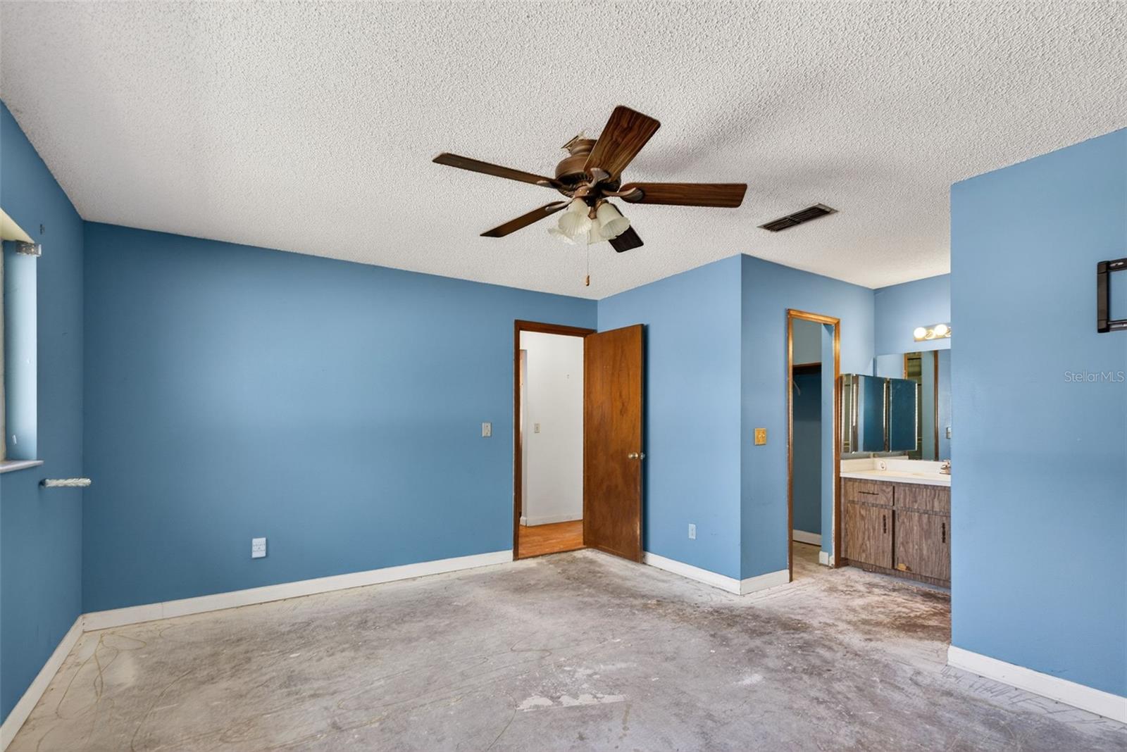 VALENCIA SHORES - Residential