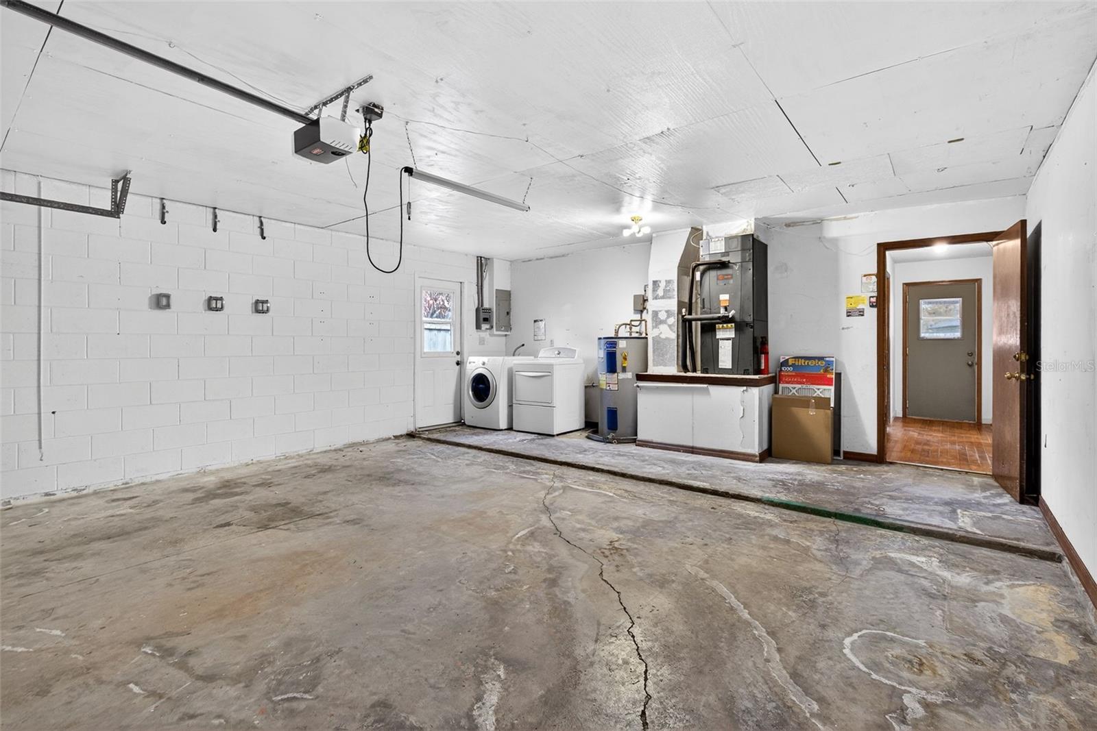 VALENCIA SHORES - Residential