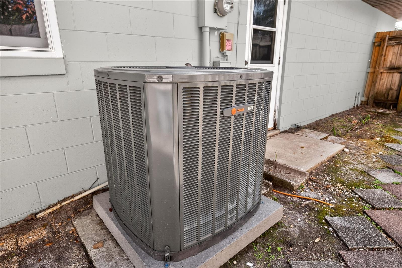 VALENCIA SHORES - Residential