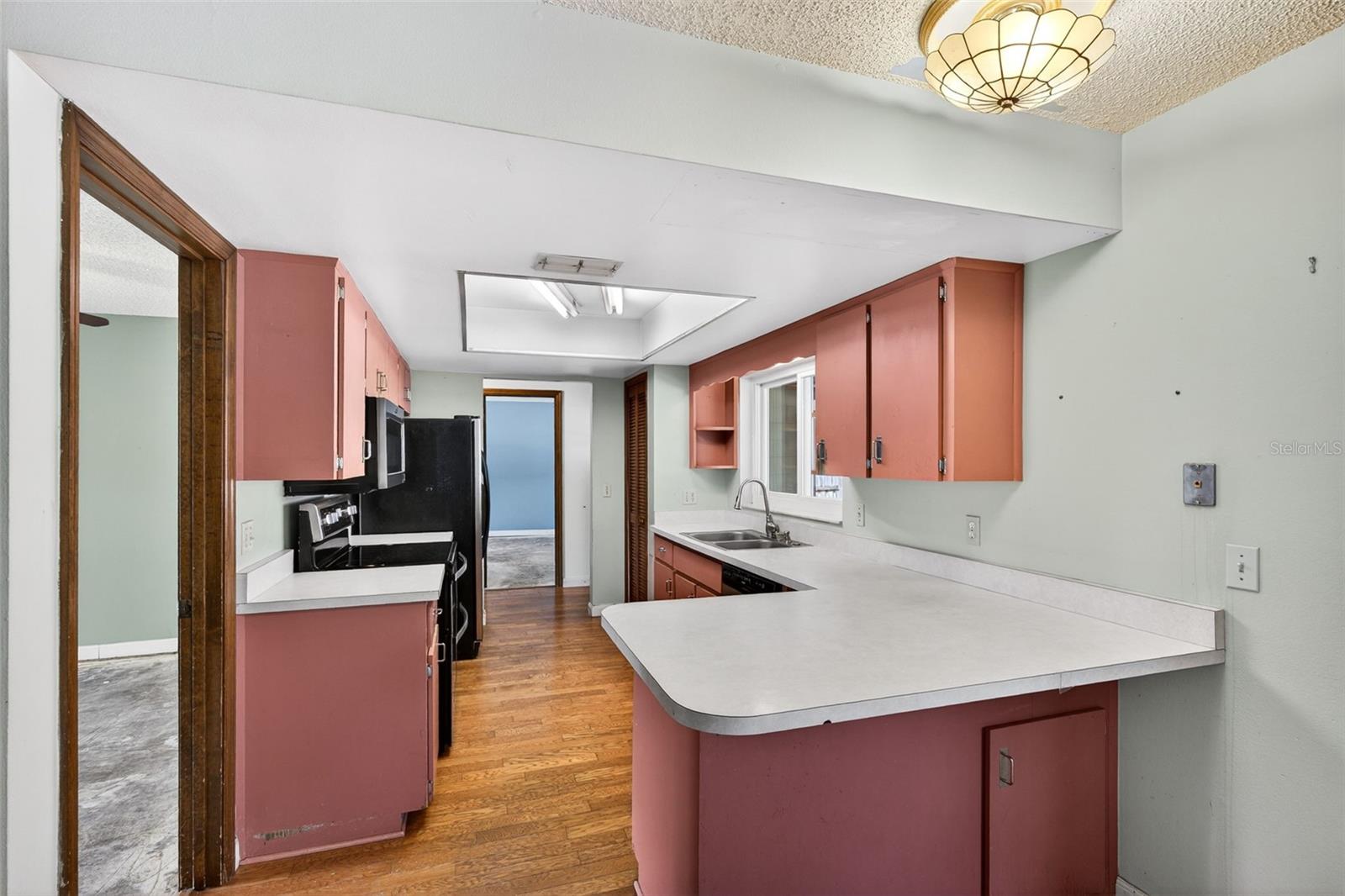 VALENCIA SHORES - Residential