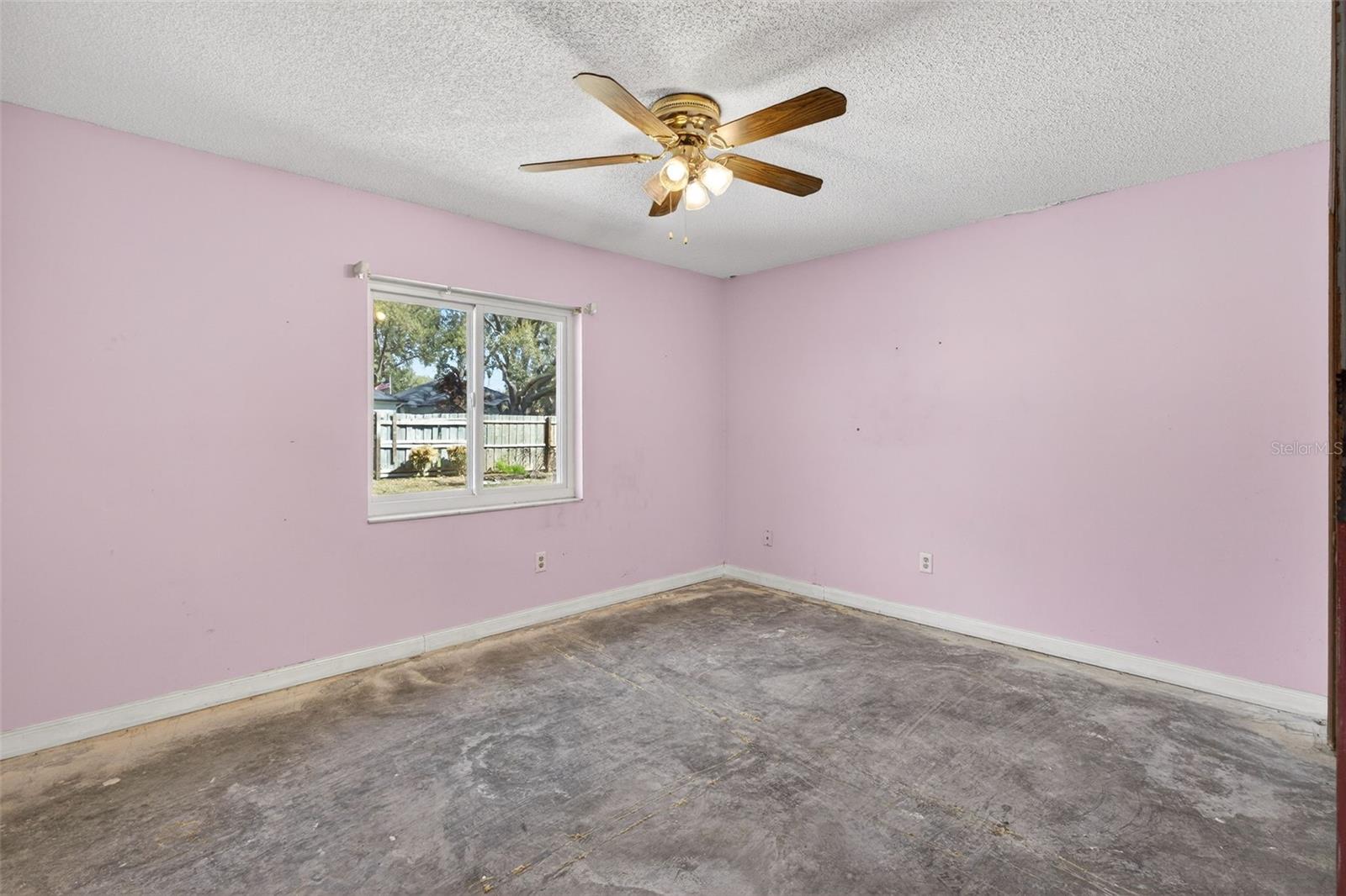 VALENCIA SHORES - Residential