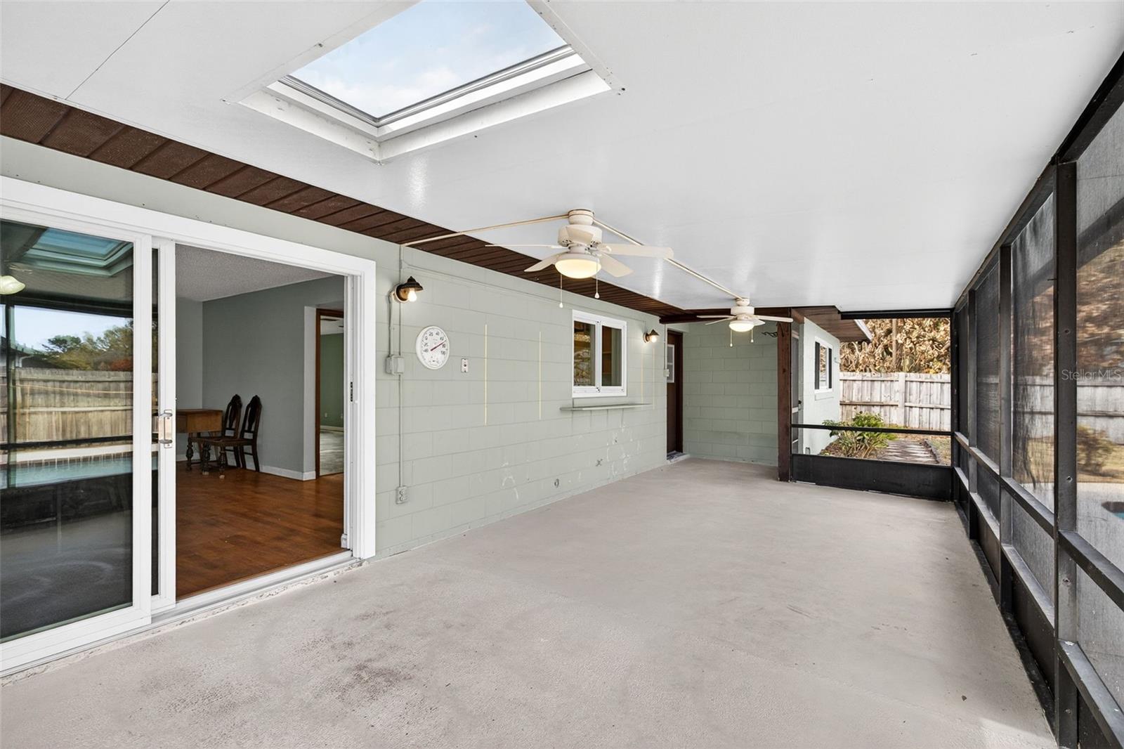 VALENCIA SHORES - Residential