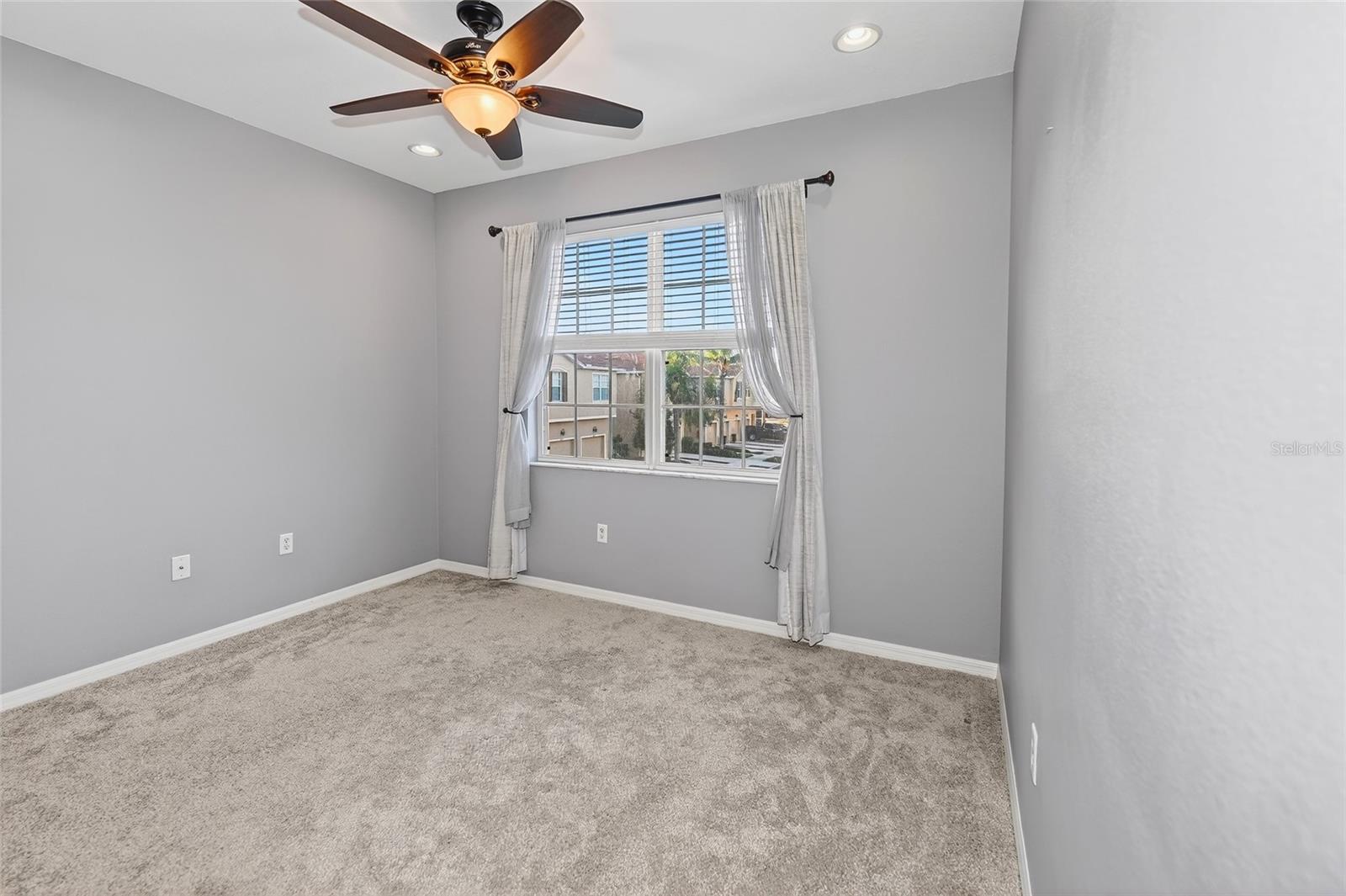 PARKRIDGE PH 33 & 19 - Residential Lease