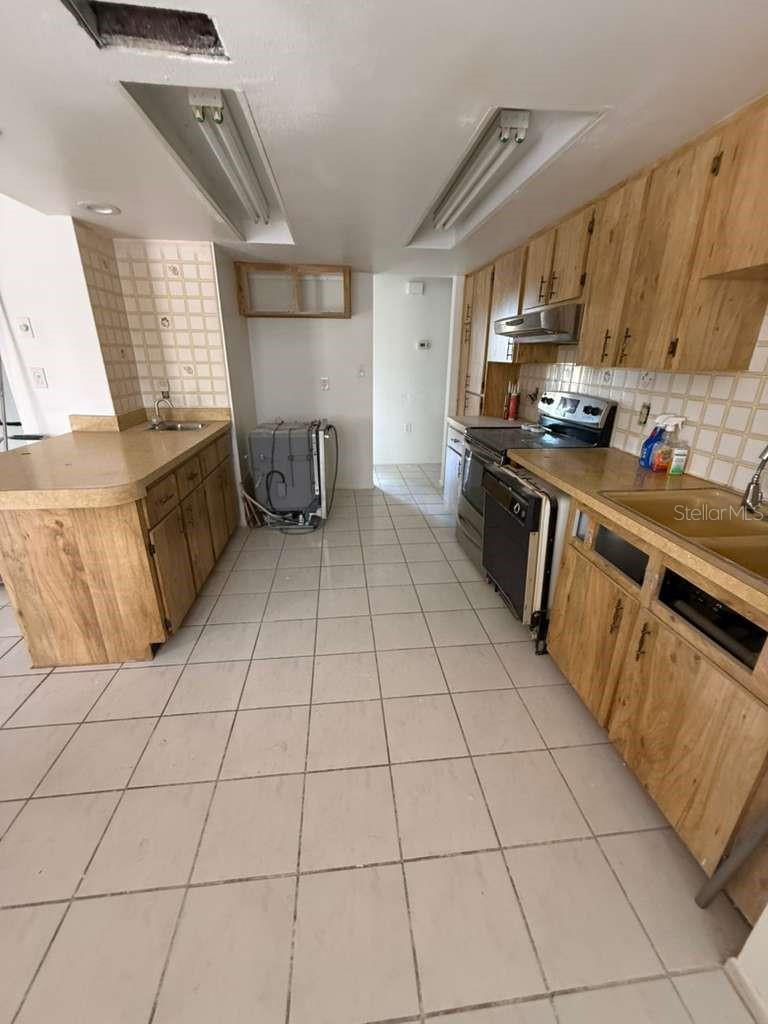 ORCHID LAKE VILLAGE - Residential