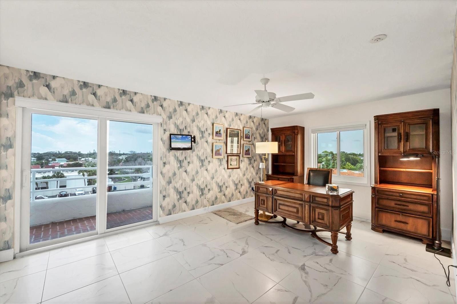 ISLAND SHORES - Residential