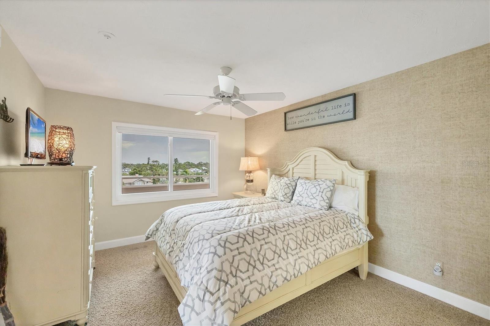 ISLAND SHORES - Residential