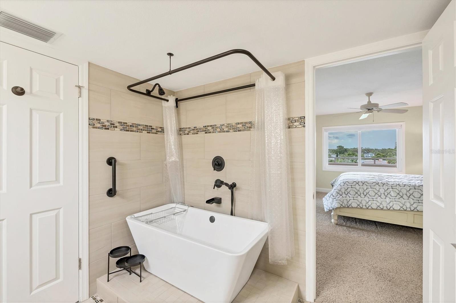 ISLAND SHORES - Residential