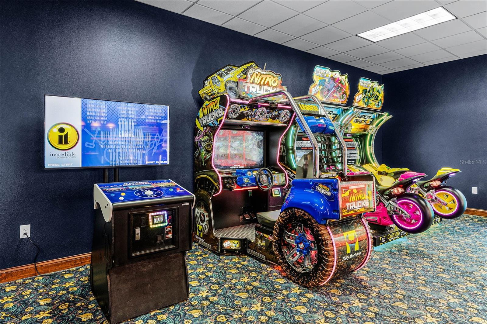 PARADISE PALMS RESORT - Residential