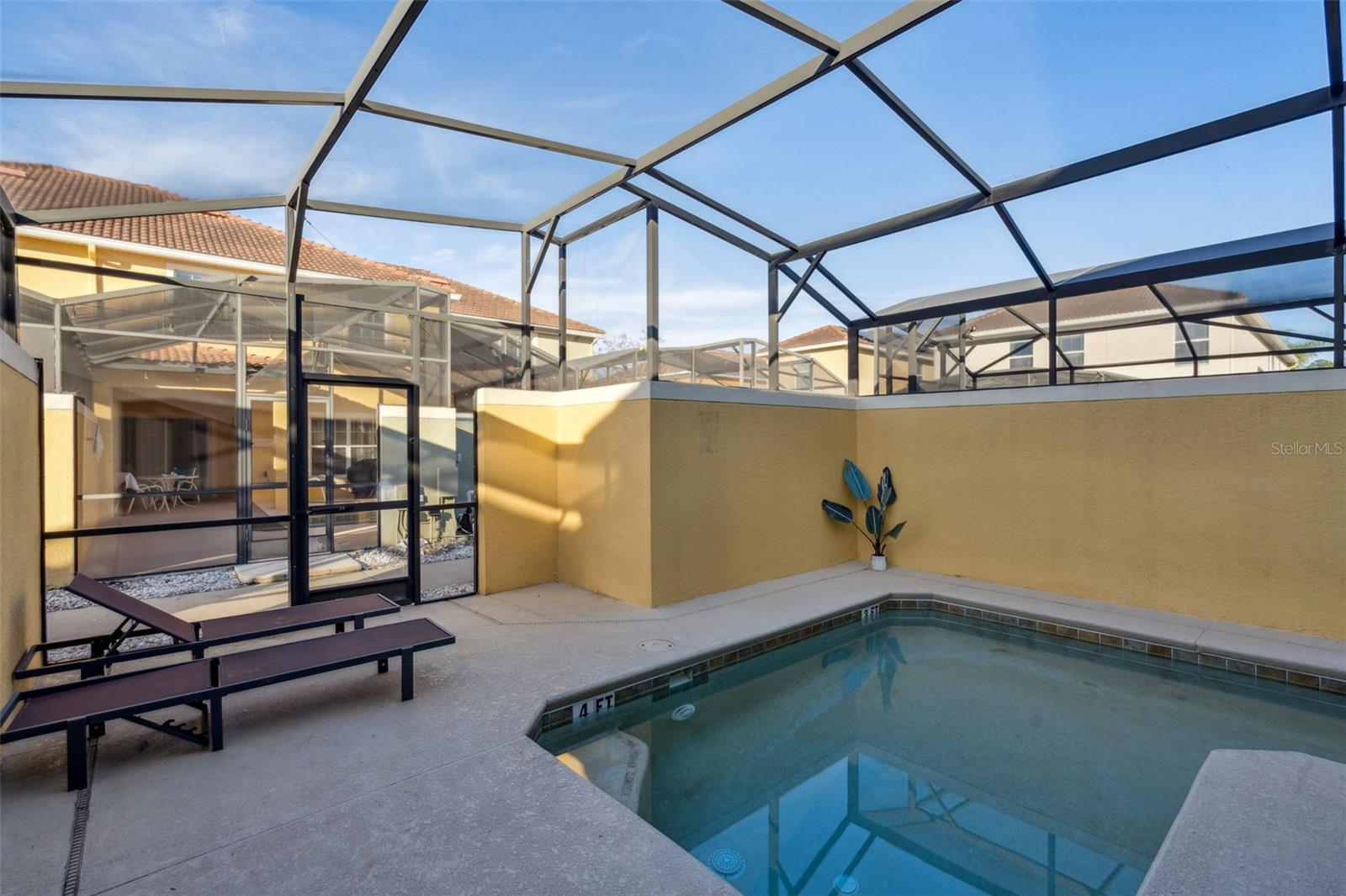 PARADISE PALMS RESORT - Residential