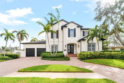 Photo of 356 Belleair Drive NE, St Petersburg, FL 33704 (MLS # TB8500020)