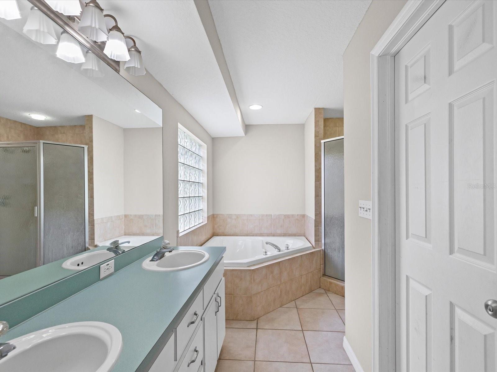 FOX RIDGE - Residential