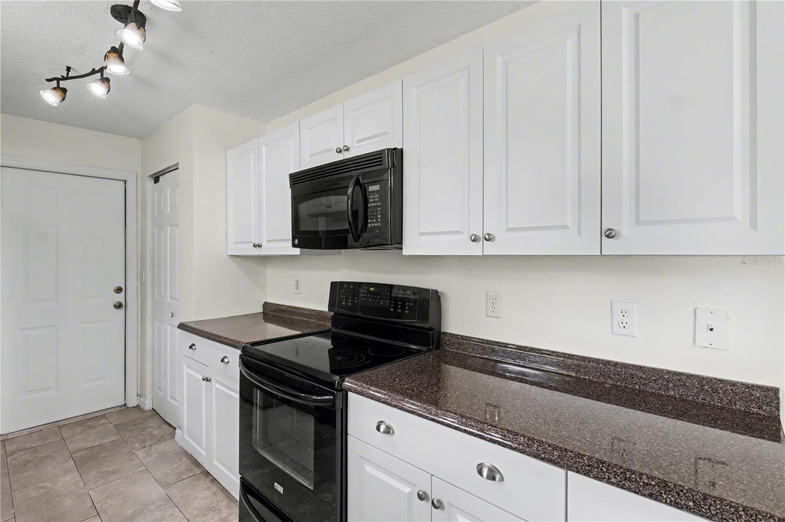 OCALA PARK ESTATES - Residential