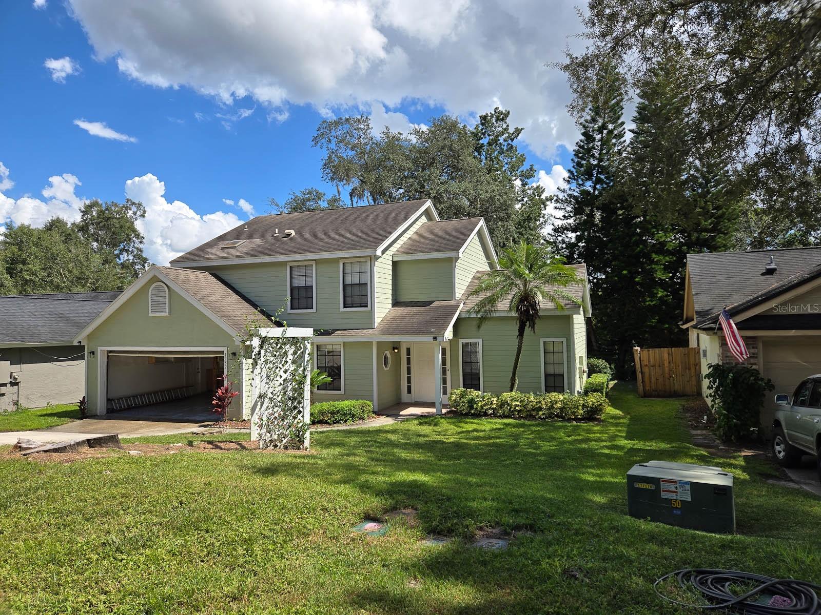 1232 WOODRIDGE COURT