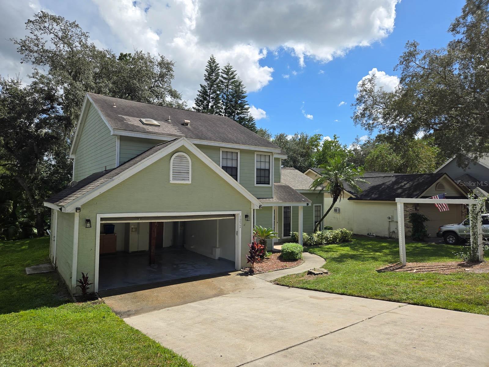 1232 WOODRIDGE COURT