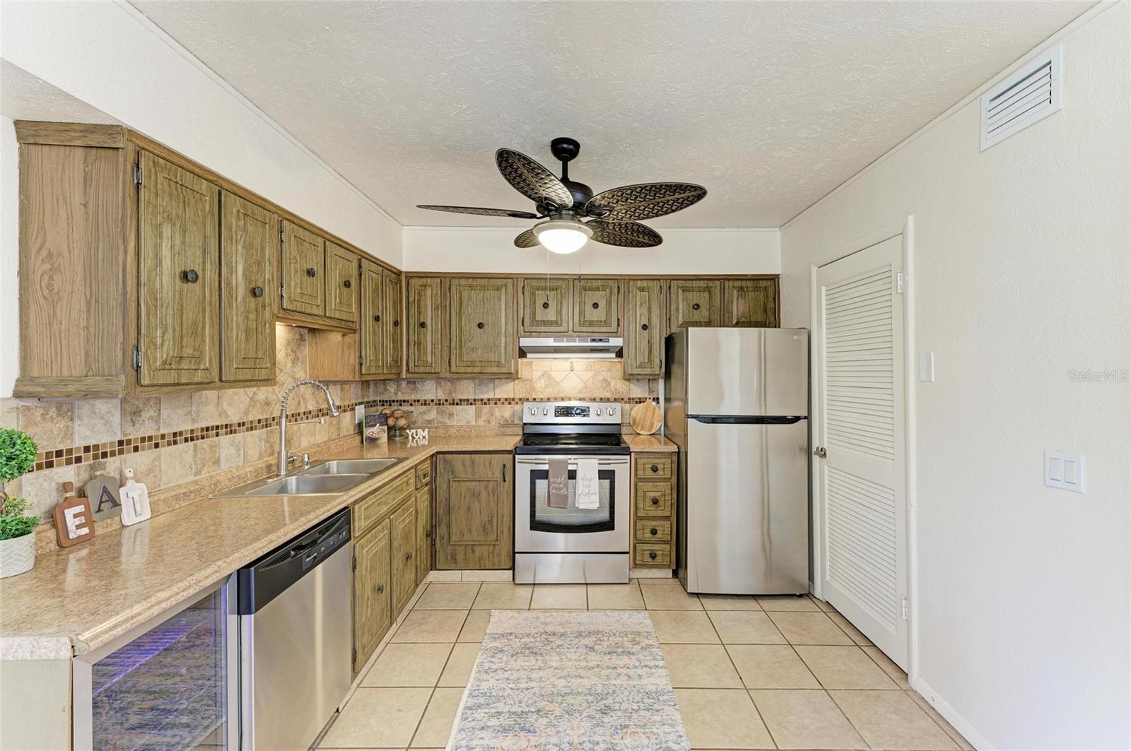 HIDDEN HOLLOW - Residential