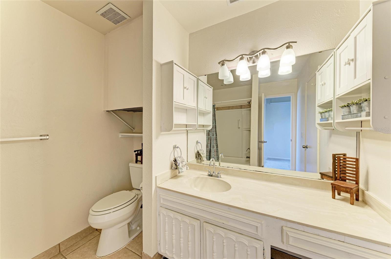 HIDDEN HOLLOW - Residential