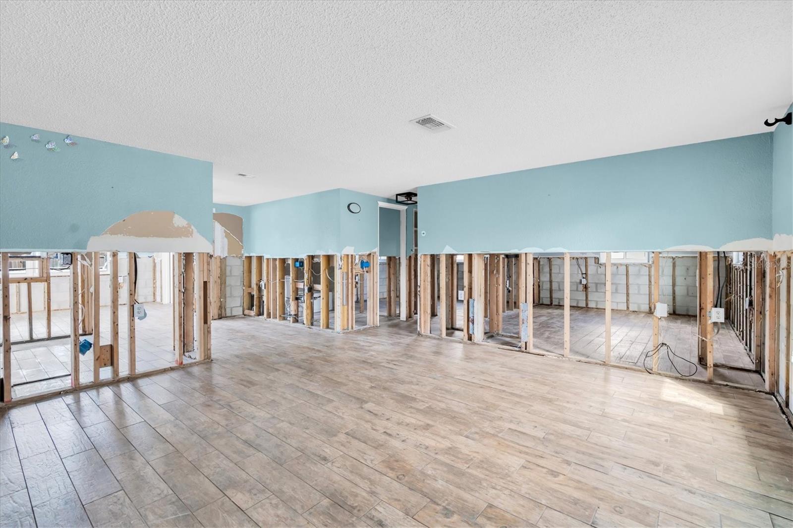 BAY PARK ESTATES - Residential