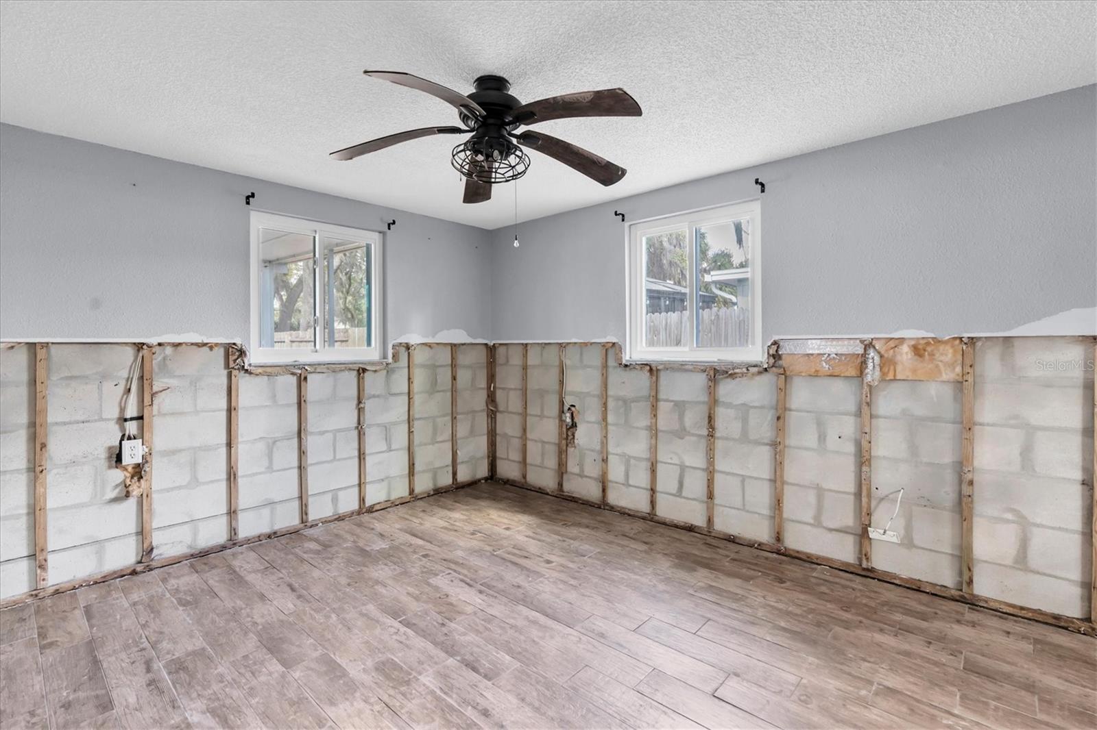 BAY PARK ESTATES - Residential