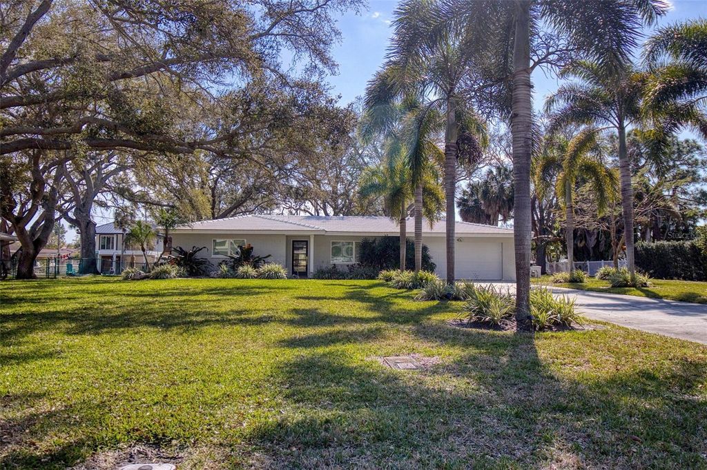 Photo of 5 Shore Drive, Dunedin, FL 34698 (MLS # TB8482940)