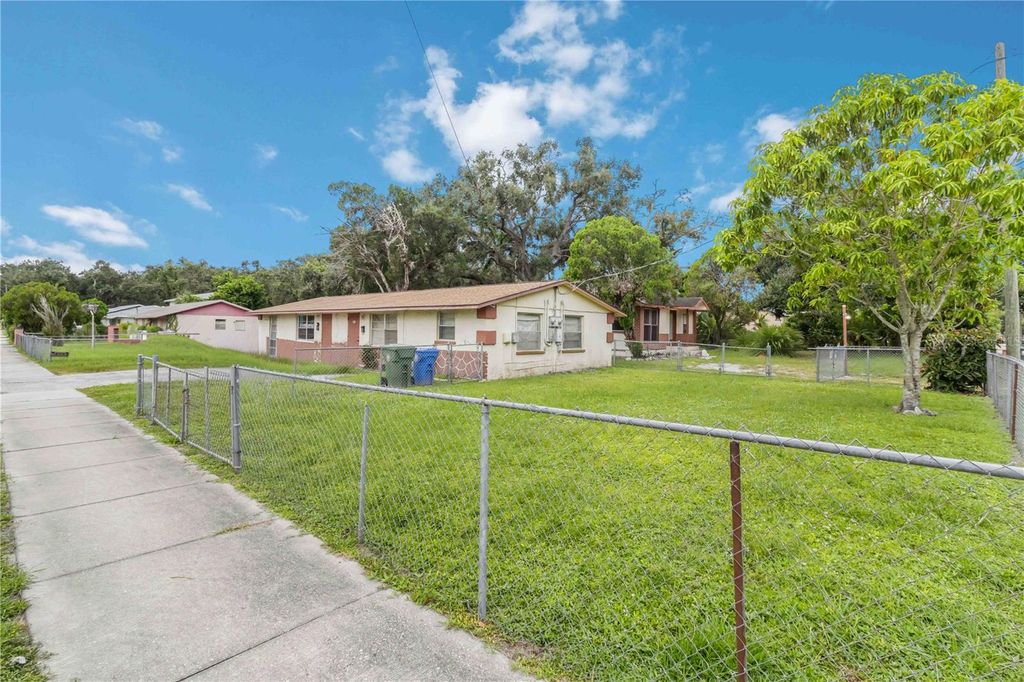 Photo of 902 27th Street E, Bradenton, FL 34208 (MLS # A4689261)