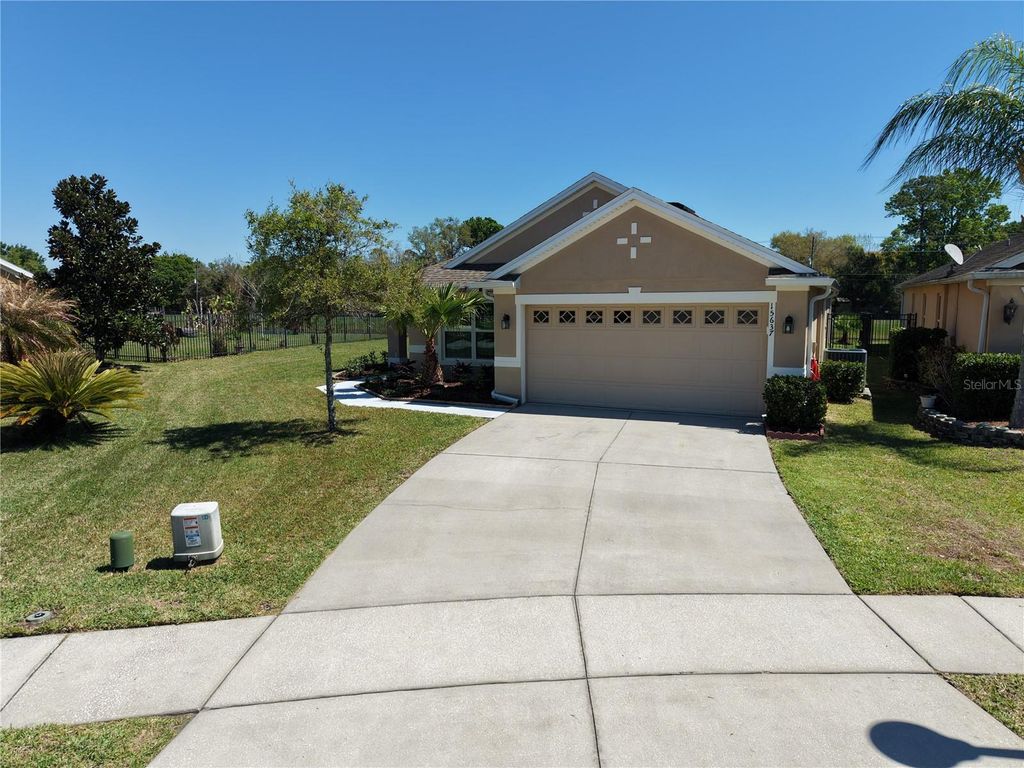 Photo of 15637 Carina Dr, Orlando, FL 32828 (MLS # O6393669)