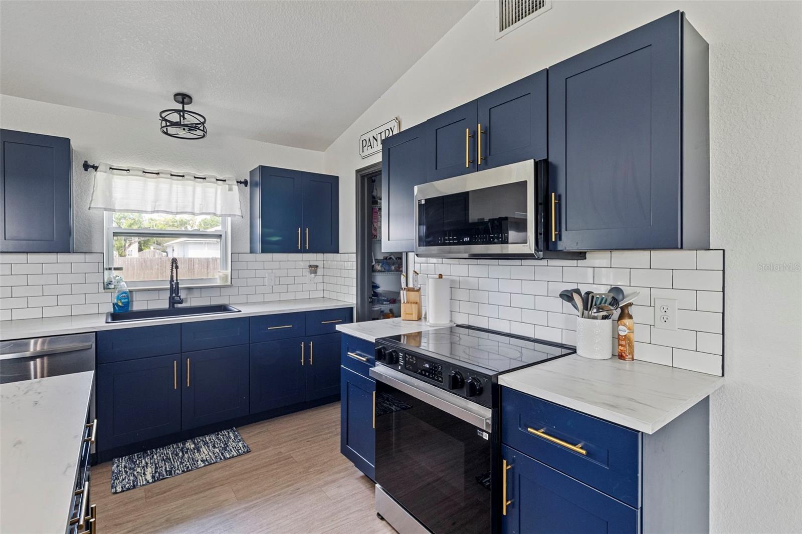 WAY & MCCHESNEY ADD 6 - Residential