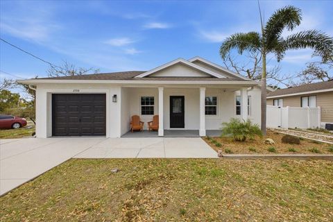 Photo of 2708 6th Avenue E, Palmetto, FL 34221 (MLS # A4685352)