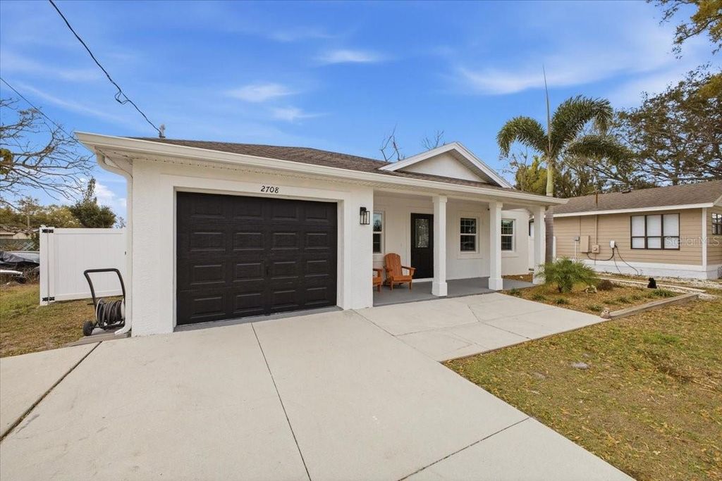 Photo of 2708 6th Avenue E, Palmetto, FL 34221 (MLS # A4685352)