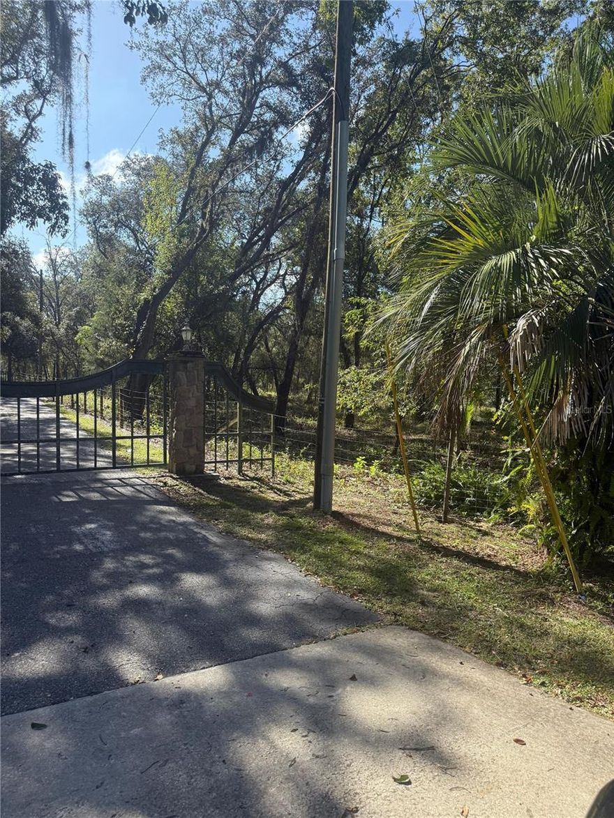 Cleaned, Fenced & Ready to Build – 5 Acres in Ocklawaha, FL (Zoned A1)

This beautiful 5-acre parcel on SE 112 Place, Ocklawaha, FL 32179 is the perfect canvas for your dream home or agricultural project. The land has already been cleaned, fully fenced, and prepared for building, making it an excellent opportunity for those ready to start their vision right away.

With A1 zoning, the property allows for a wide range of uses—residential, agricultural, and equestrian. Whether you’re planning to build a custom estate, create a hobby farm, or enjoy equestrian living, this land offers flexibility and endless possibilities.

Nestled in a peaceful setting, you’ll appreciate the privacy, mature trees, and natural beauty, while still being close to conveniences. Located near Ocala National Forest and Lake Weir, the area is perfect for boating, fishing, and outdoor adventures.
Don’t miss out on this chance to own a piece of Florida’s natural paradise that is truly turnkey and ready for your plans.

?? Latitude: 29.063639 | Longitude: -81.909623