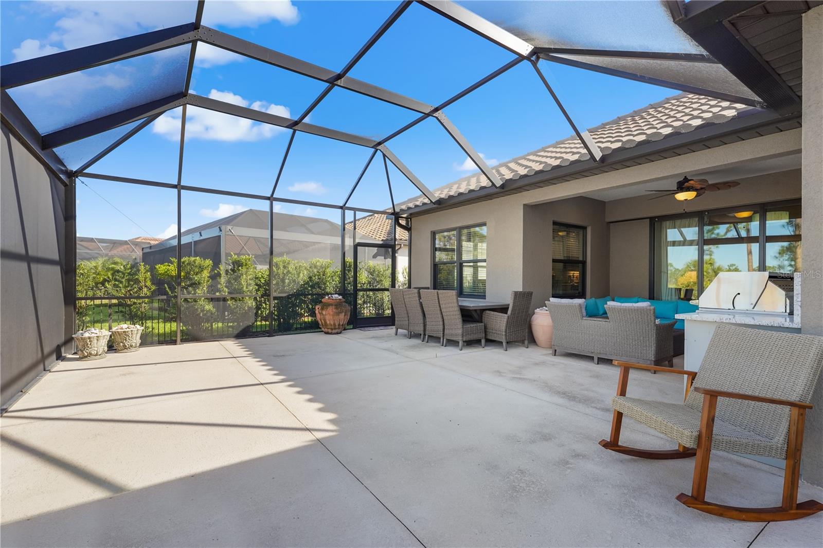 208 ARIANO AVENUE