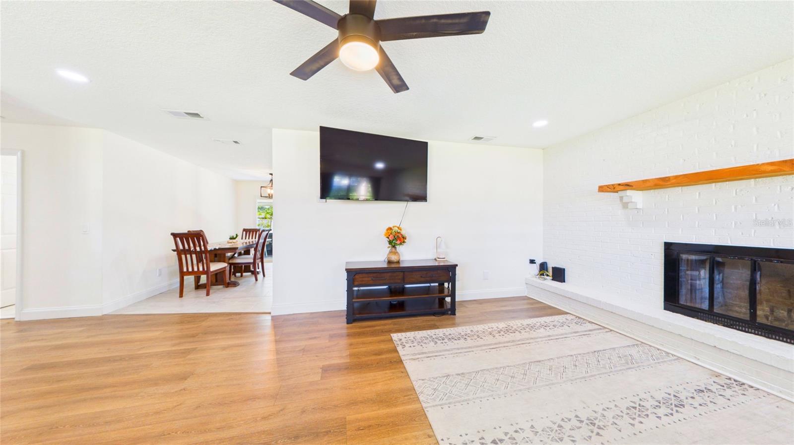 2526 VICTORY PALM DRIVE