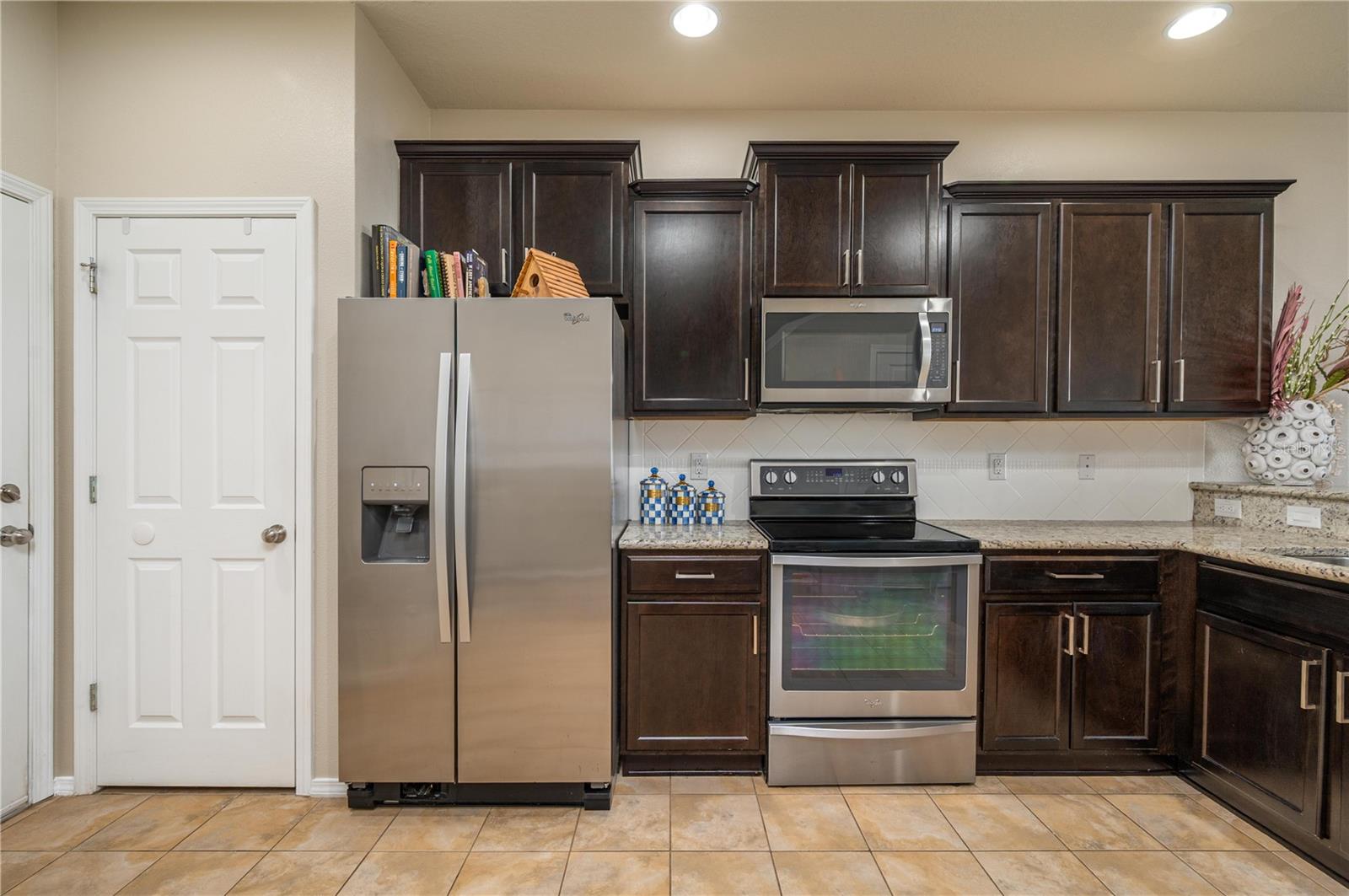 4953 WHITE SANDERLING COURT