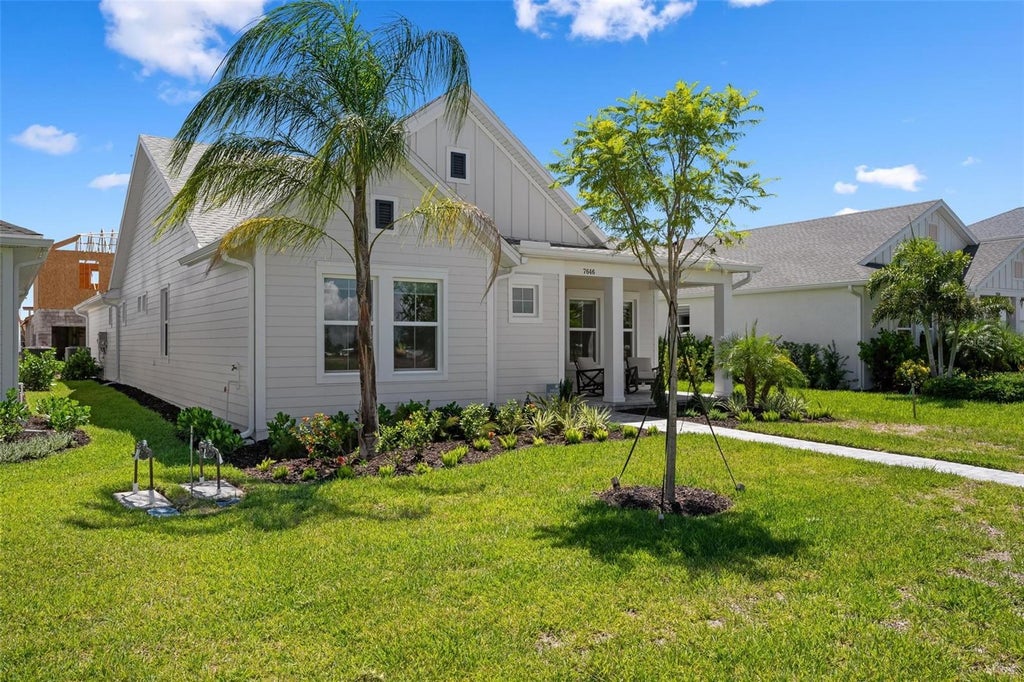 Photo of 7646 Seaflower Parkway, Bradenton, FL 34210 (MLS # A4705014)