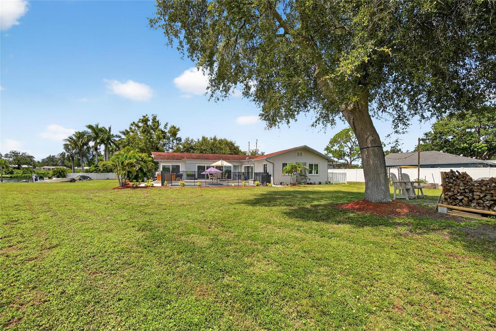 853 SEACREST DRIVE