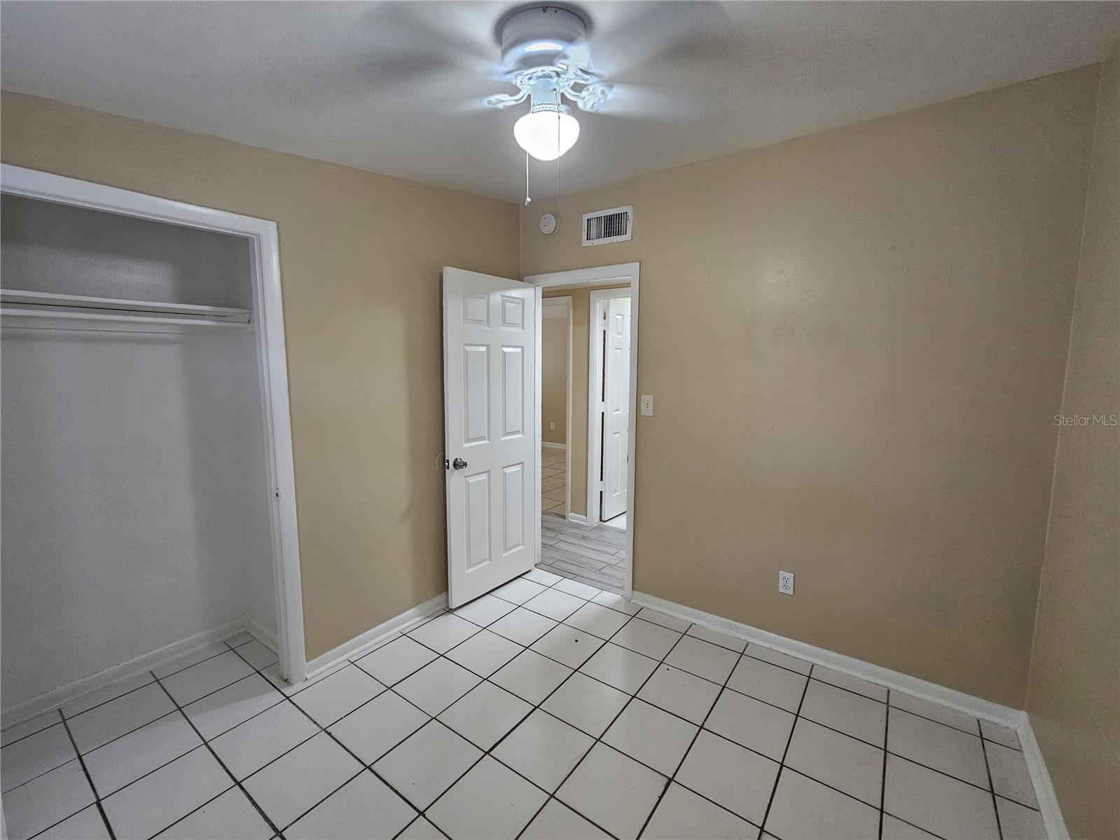 NORTHVIEW HILLS UNIT 2 - Residential Lease