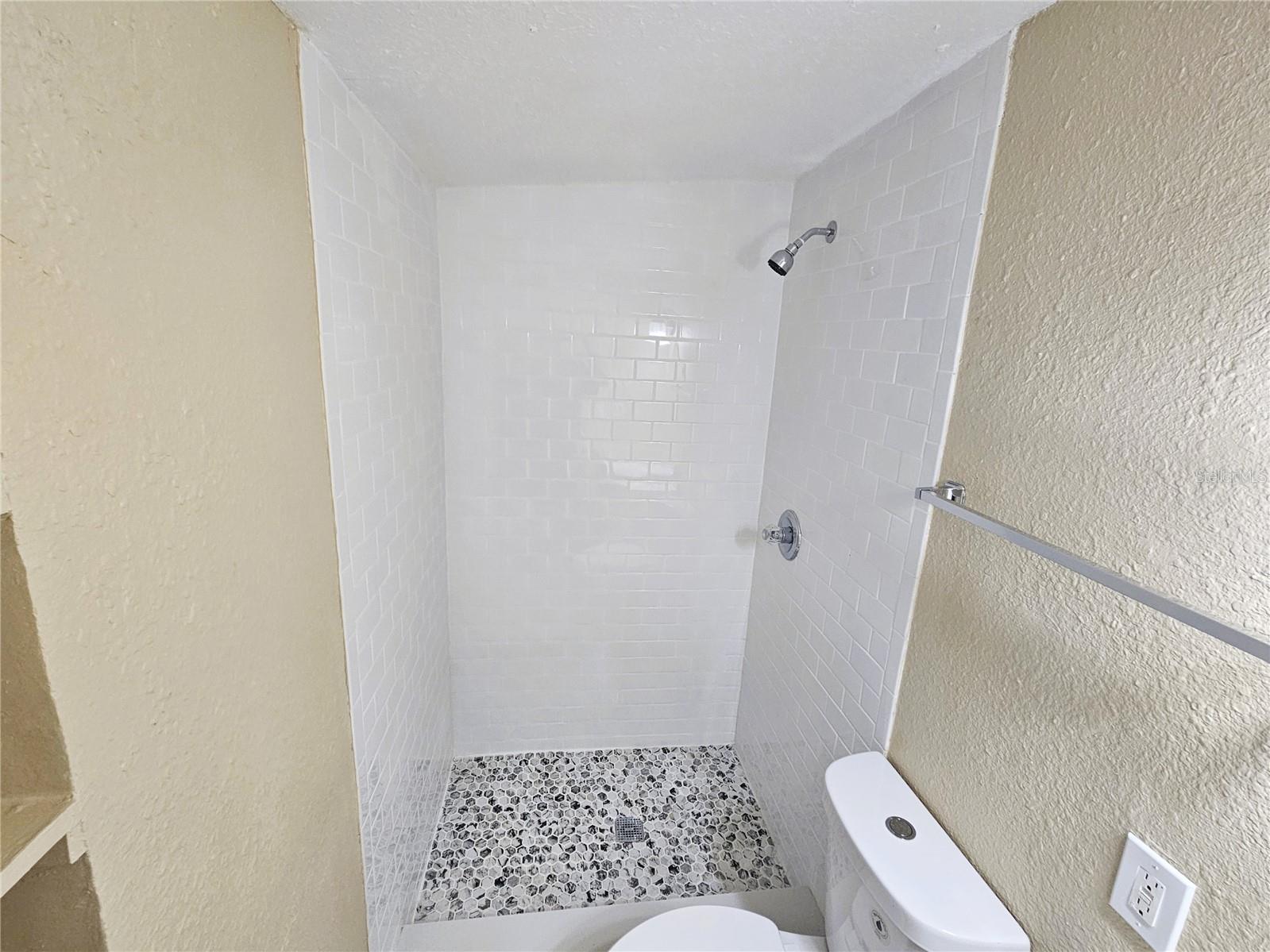 NORTHVIEW HILLS UNIT 2 - Residential Lease