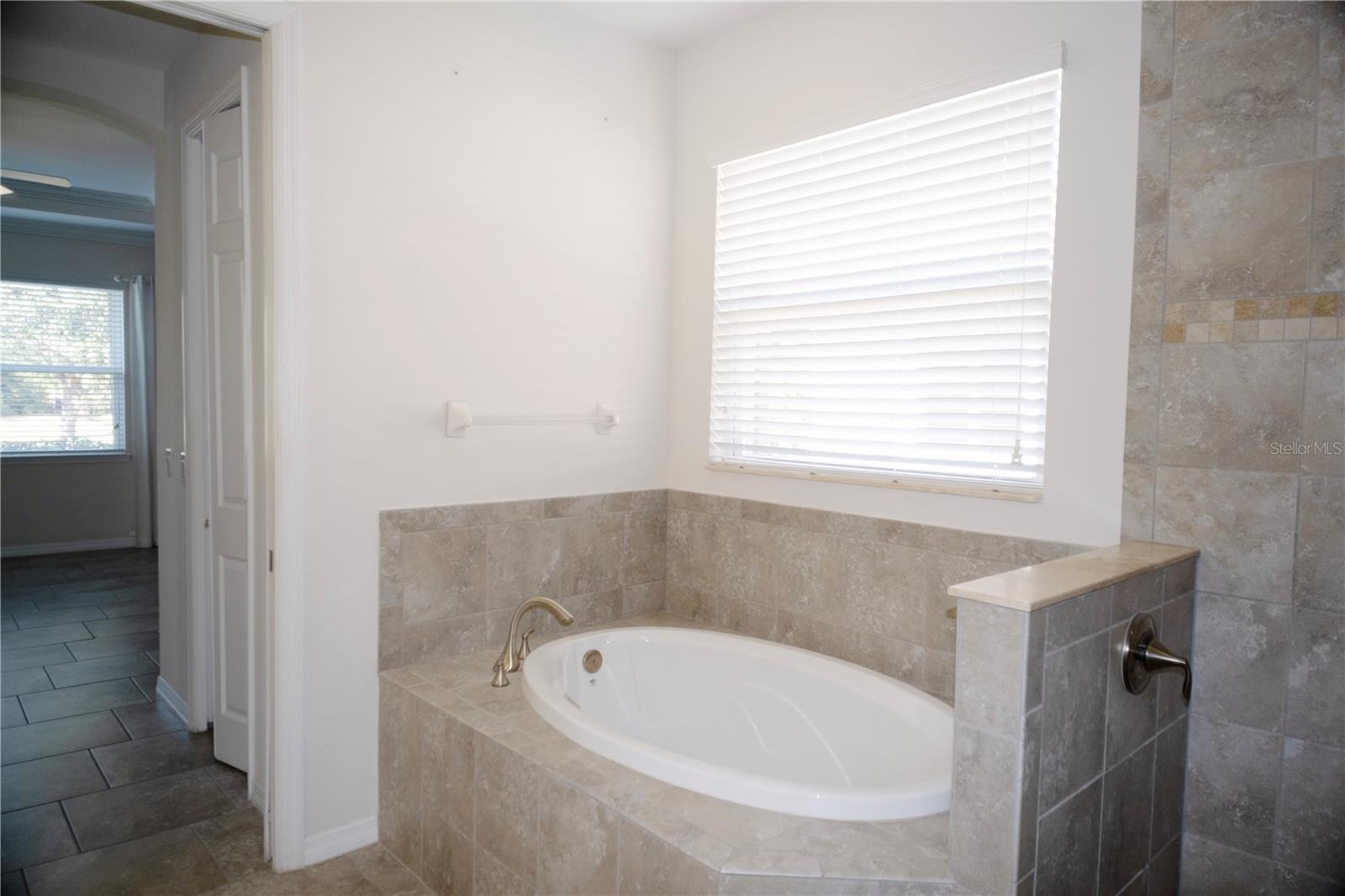 CARIBBEAN VILLAGE - Residential Lease